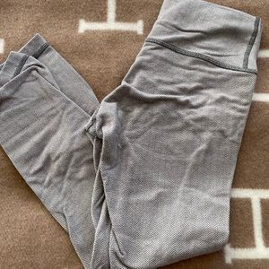 Thick Winter-Wear Chevron Cropped Leggings